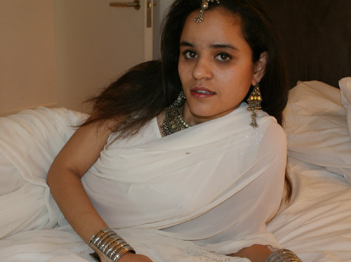 Jasmine Beauty Of India In White Sari Stripping Naked