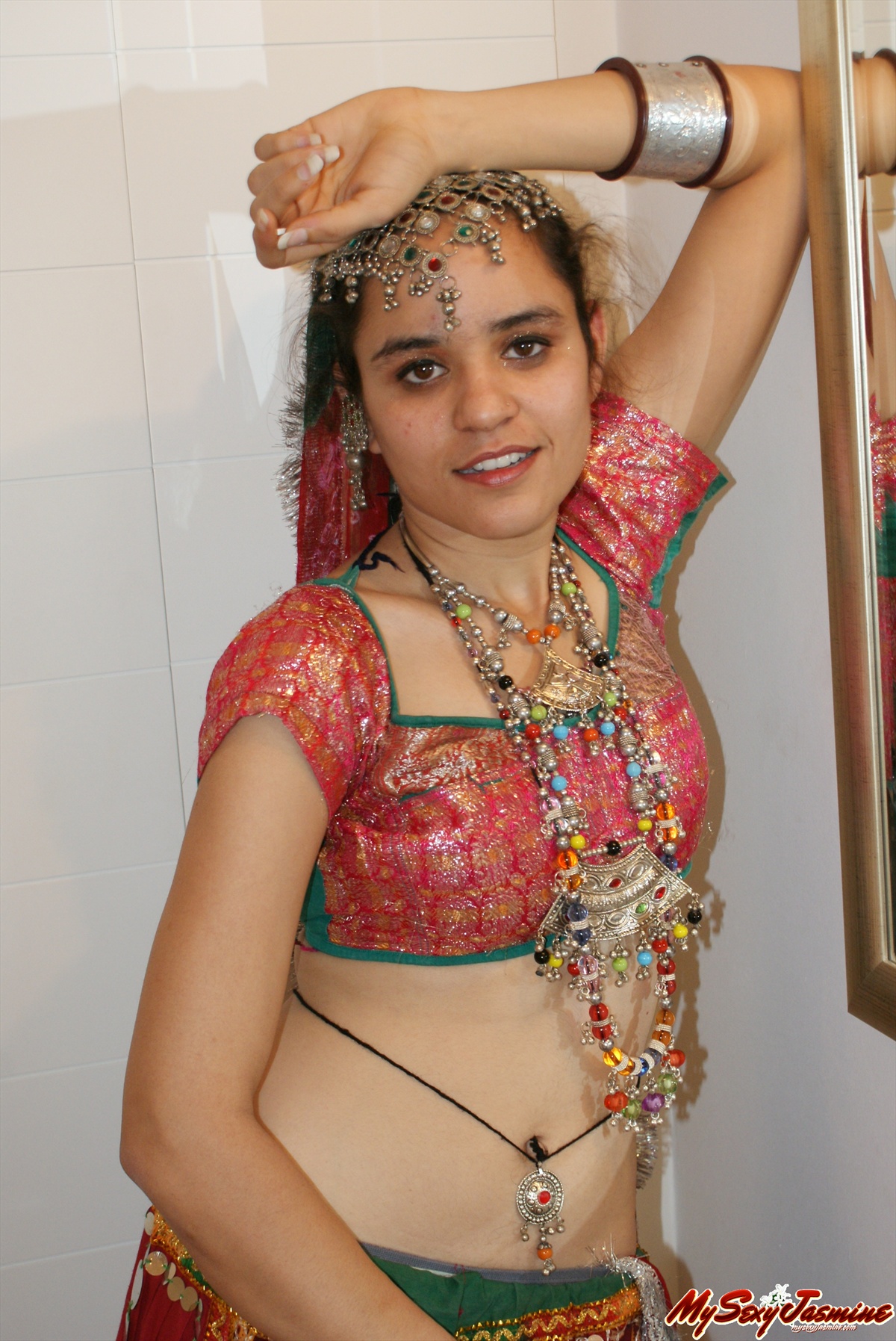Pic gal 0027 Jasmine mathur in traditional gujarati garba